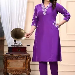 Aloan Beauty Women Ethnic Motifs Embroidered Regular Thread Work Kurta with Trousers-picture-11