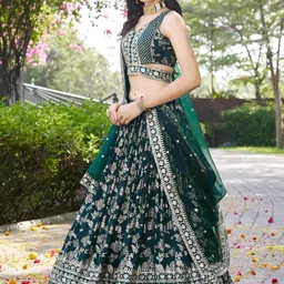 Zeel Clothing Embroidered Sequinned Semi-Stitched Lehenga & Blouse With Dupatta image 3