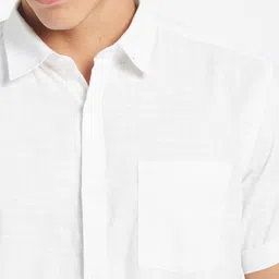 METTLE Men Solid Spread Collar Cotton Casual Shirt image 4