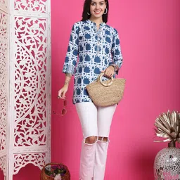Rajnandini Women Floral Printed Kurta image 5