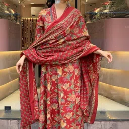 CLOTHYFUSION Women Floral Printed Regular Kurta with Palazzos & With Dupatta image 3