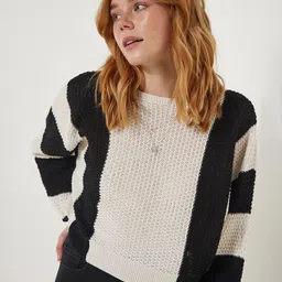 Happiness istanbul Women Colourblocked Pullover image 2