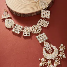 Zaveri Pearls Women Gold-Plated White Kundan-Studded & Pearl Beaded Maatha Patti-picture-21
