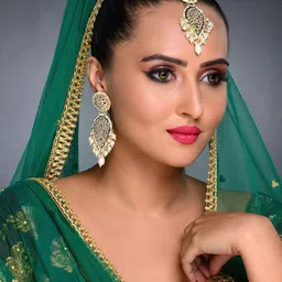 Sukkhi Gold-Plated White & Green Kundan-Studded & Pearl-Beaded Meenakari Jewellery Set-picture-35