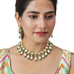 ROHINIKA Women Green Gold-Plated Green & White Kundan-Studded & Pearl Jewellery Set-picture-17