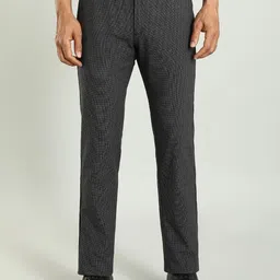 Indian Terrain Men Textured Brooklyn Slim Fit Chinos-picture-37