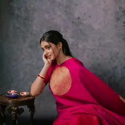 VASTRAHUT Woven Design Zari Banarasi Saree image 4