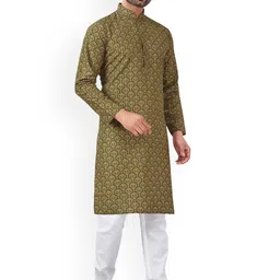 OUTLUK Men Floral Printed Regular Kurta with Pyjamas image 4