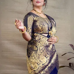 RAJMUDRAFASHION Woven Design Zari Silk Blend Handloom Saree image 3