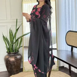 SHIJILA Women Floral Printed Regular Kurta with Trousers & With Dupatta image 4