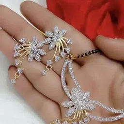 arjun navratn Artificial Stone-Studded & Beaded Mangalsutra With Earrings image 2