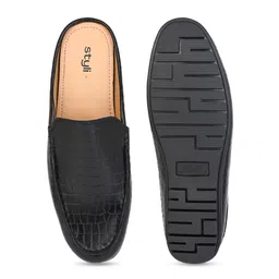 Styli Men Faux Leather Textured Loafer Mules image 3