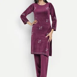 FNOCKS Women Regular Beads and Stones Velvet Kurta with Pyjamas-image-54