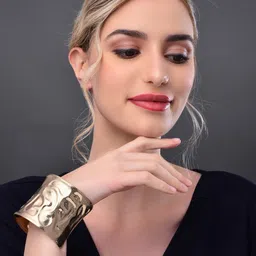 Reenisaa Gold-Plated Kada Bracelet image 4