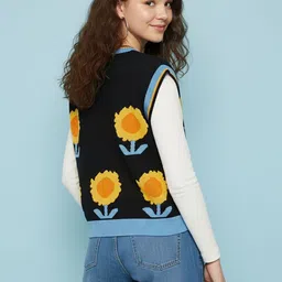 glitchez Women Floral Printed Sweater Vest image 4