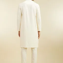 Diwas by Manyavar Geometric Embroidered Chikankari Mandarin Collar Straight Kurta image 4