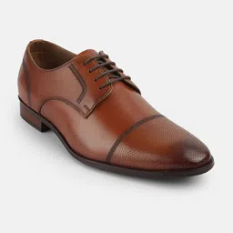 Mochi Men Textured Leather Formal Lace-Ups Derbys image 2