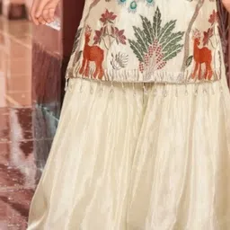 Lagorii Girls Ethnic Motifs Embroidered Regular Thread Work Kurta with Sharara image 4