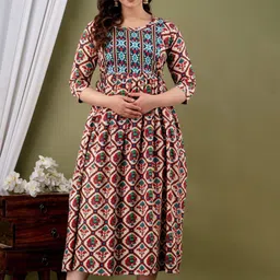 FASHION SWAG Women Ethnic Motifs Printed Maternity Midi A-Line Dress-image-35