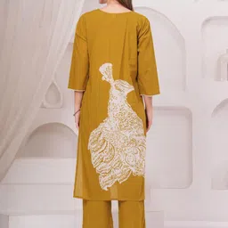 HIGHLIGHT FASHION EXPORT Women Ethnic Motifs Printed Cotton Kurta with Trousers & Dupatta image 3