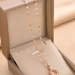 TEMORA Rose Gold-Plated Star Shaped Pendants with Chains image 4