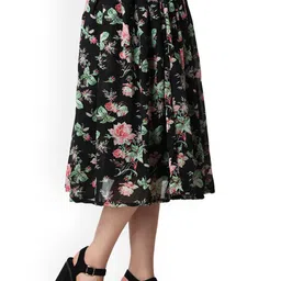 SCORPIUS Women Floral Printed Flared Skirt image 2