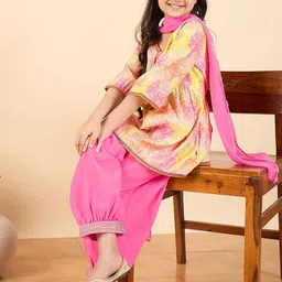 Stylo Bug Girls Floral Printed Pure Cotton A-Line Kurta with Salwar & Dupatta image 3