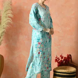 Syrish Women Floral Embroidered Regular Chikankari Pure Cotton Kurta with Harem Pants image 4