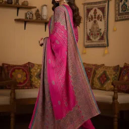 House of Pataudi Ethnic Printed Round Neck Kurta & Trousers With Dupatta image 3