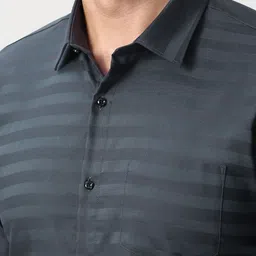 Peter England Men Slim Fit Horizontal Striped Spread Collar Formal Shirt image 3