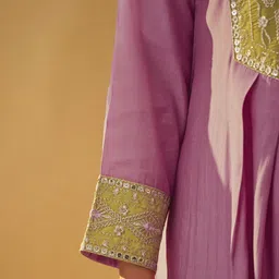 DRESOUL Embroidered Kurta & Trouser Co-Ord Set image 3