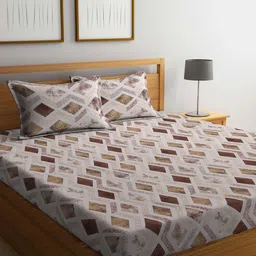 KLOTTHE White & Brown Geometric-Printed Pure Cotton 400 TC King Bedsheet & 2 Pillow Covers image 1