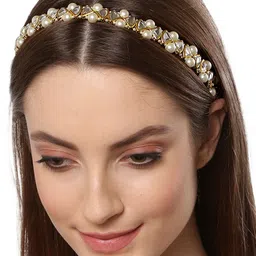 KARATCART Women Gold-Toned & White Pearl and Kunda Studded Embellished Hairband-image-11