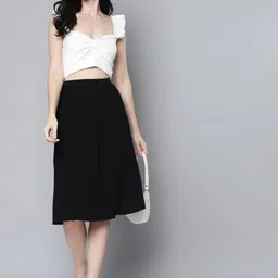 SASSAFRAS White Sweetheart Neck Crop Top-picture-24