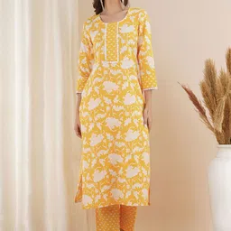 Anni Designer Women Floral Printed Regular Kurta with Trousers-image-50