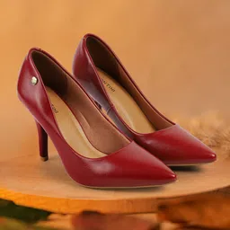 Mochi Women Pointed Toe Kitten Pumps-image-5