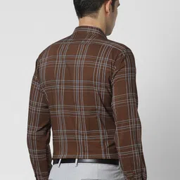 Van Heusen Men Slim Fit Checked Formal Shirt image 3