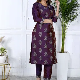 ANTU KURTIES Floral Embroidered Zari Pure Silk Straight Kurta With Trouser image 3