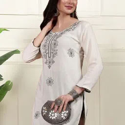MS.MATWALI Floral Embroidered Pure Crepe Kurti-picture-26