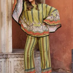 Kaftanize Printed Round Neck Tunic & Trousers Co-Ords image 3