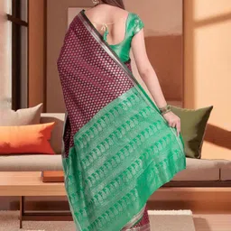 TRAQUILA Woven Design Zari Silk Blend Banarasi Saree image 5