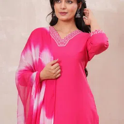 VAALI Women Embroidered Regular Thread Work Kurta with Pyjamas & Dupatta image 5