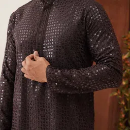Jompers Men Geometric Embroidered Sequinned Kurta image 3