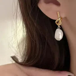 CareDone Contemporary Drop Earrings image 3