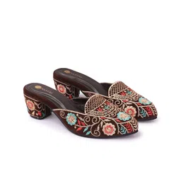 DIVASTRI Women Woven Design Block Sandals image 3