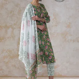 Moara Women Floral Printed Regular Pure Cotton Kurta with Trousers & With Dupatta image 3