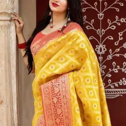 JUICE BEAUTY Woven Design Zari Silk Blend Saree image 3
