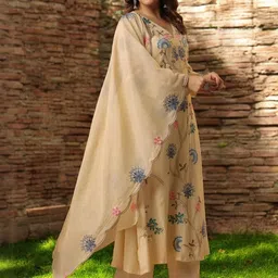 FIDHARA Women Floral Embroidered Regular Thread Work Chanderi Silk Kurta Set image 2