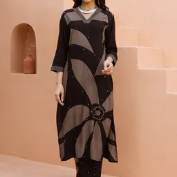 DIVASTRI Women Floral Printed Beads and Stones Kurta with Palazzos-image-96