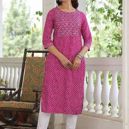 Jaipur Kurti Women Magenta Printed Panelled Thread Work Kurti with Trousers-picture-11